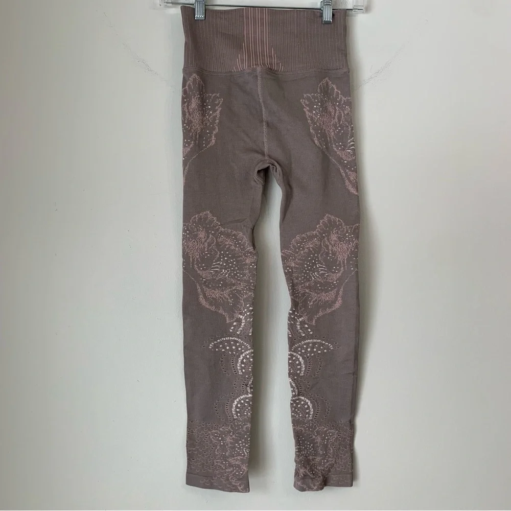 FREE People Movement High Rise 7/8 Bali Stencil Flower Leggings XS / S